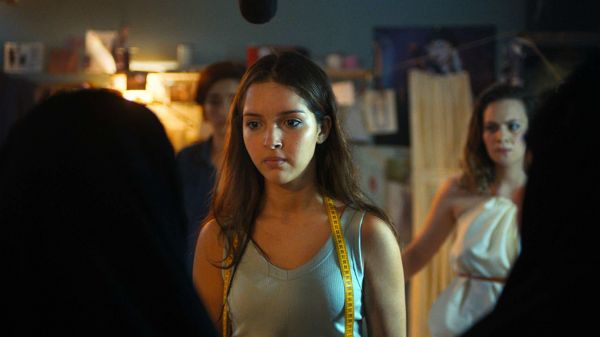 Película: "Papicha, niña hermosa"