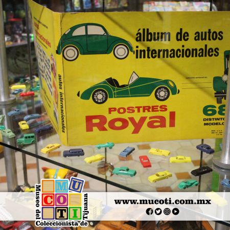 Exposición: "Álbumes y autos"