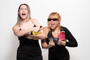 Niñas Bien Presenta \"Noche Bien\"