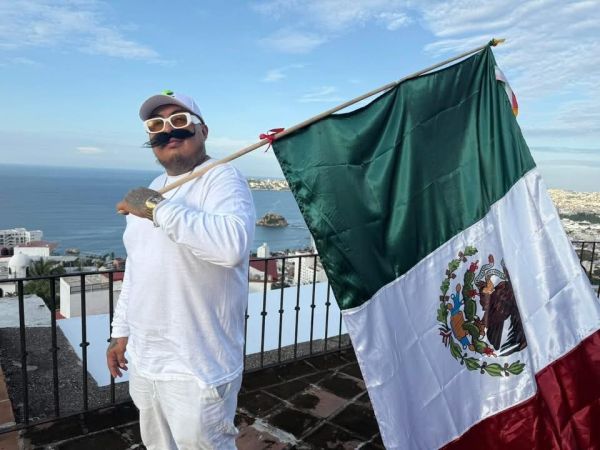 ANNIVERSARY PARTY WITH COSTUMES